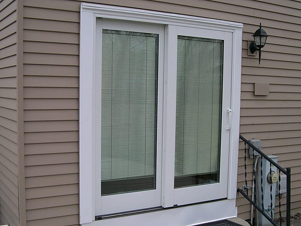 Are There Windows With Built In Screens